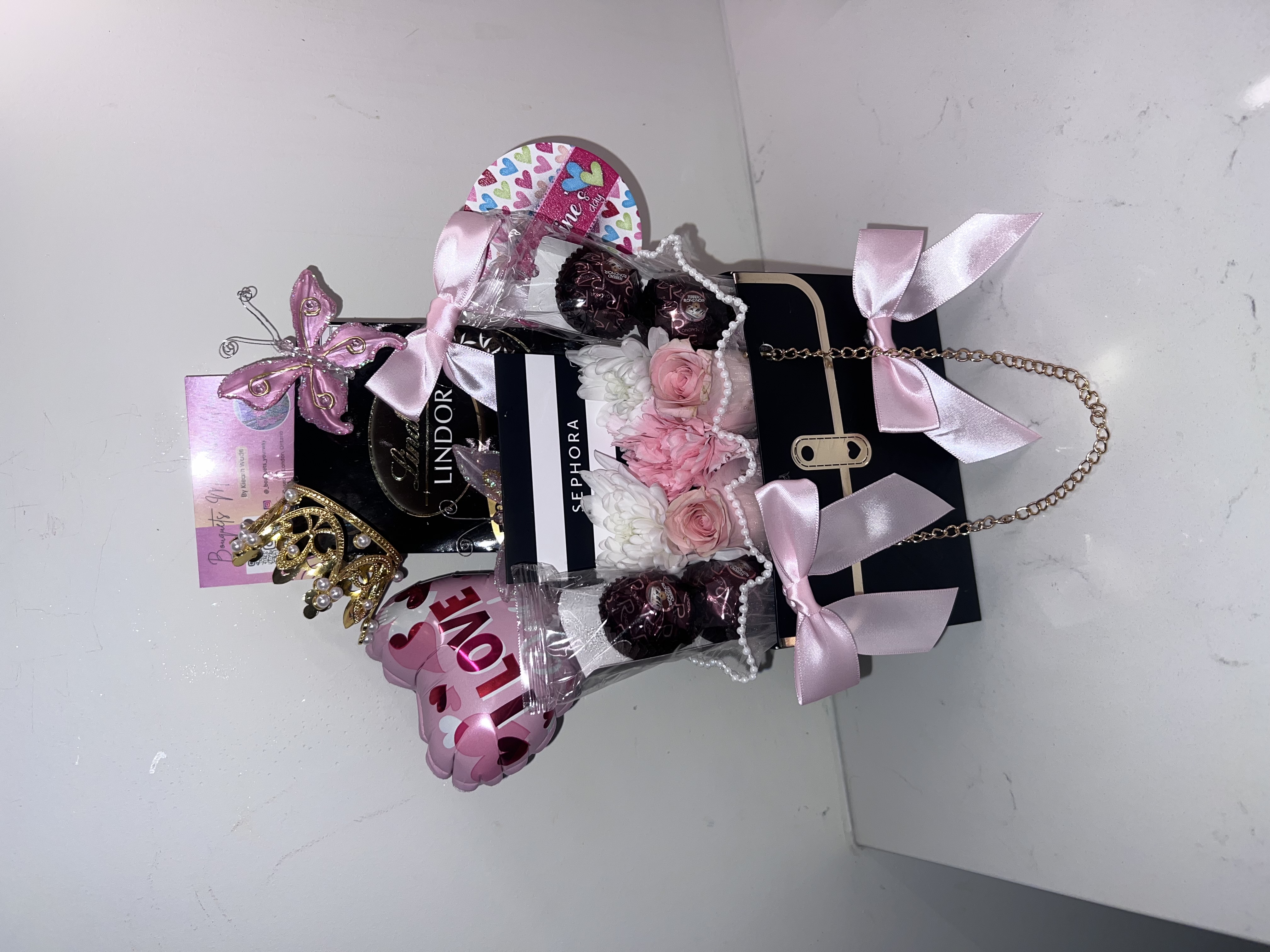 Bouquet arrangement